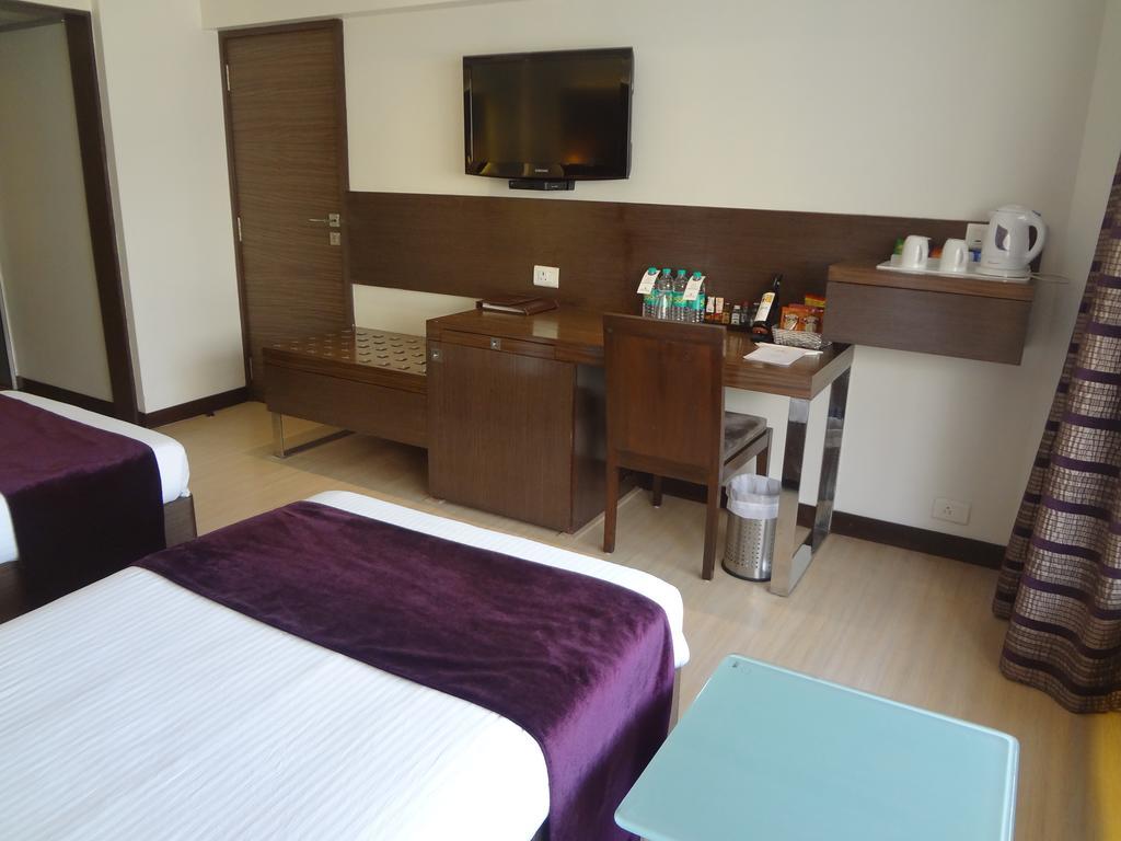 Hotel Sea Princess Mumbai Bagian luar foto