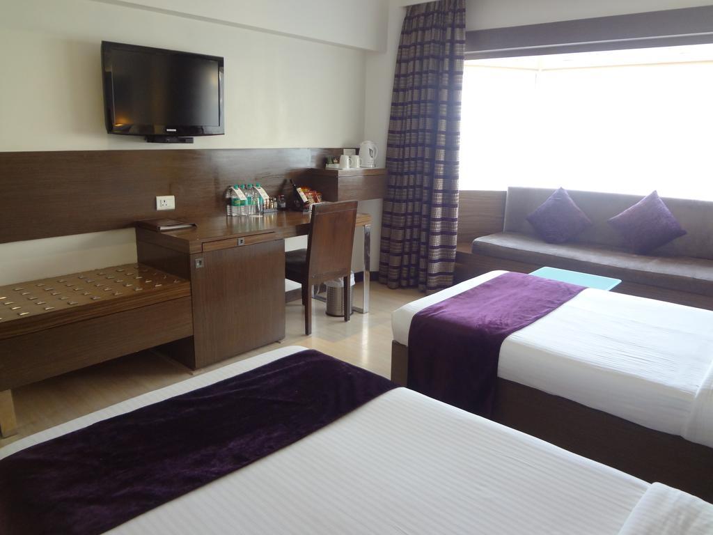 Hotel Sea Princess Mumbai Bagian luar foto