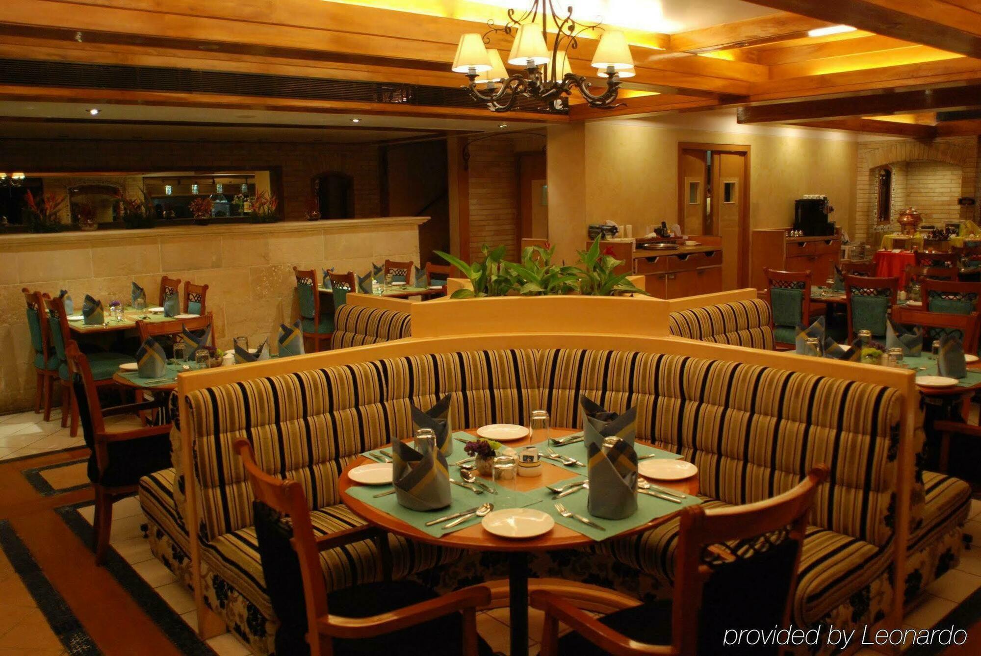 Hotel Sea Princess Mumbai Restoran foto